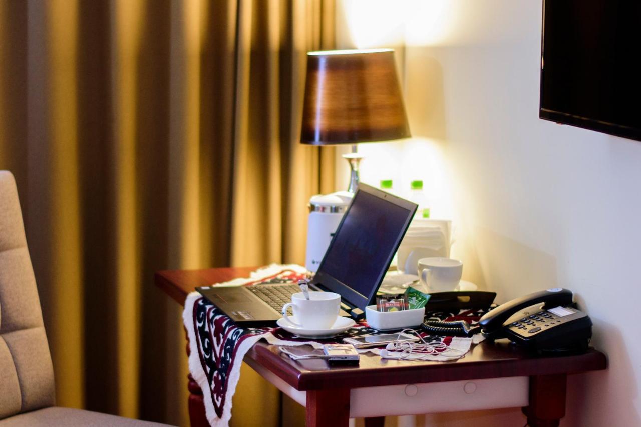 Hotel Shumon Dushanbe Bagian luar foto