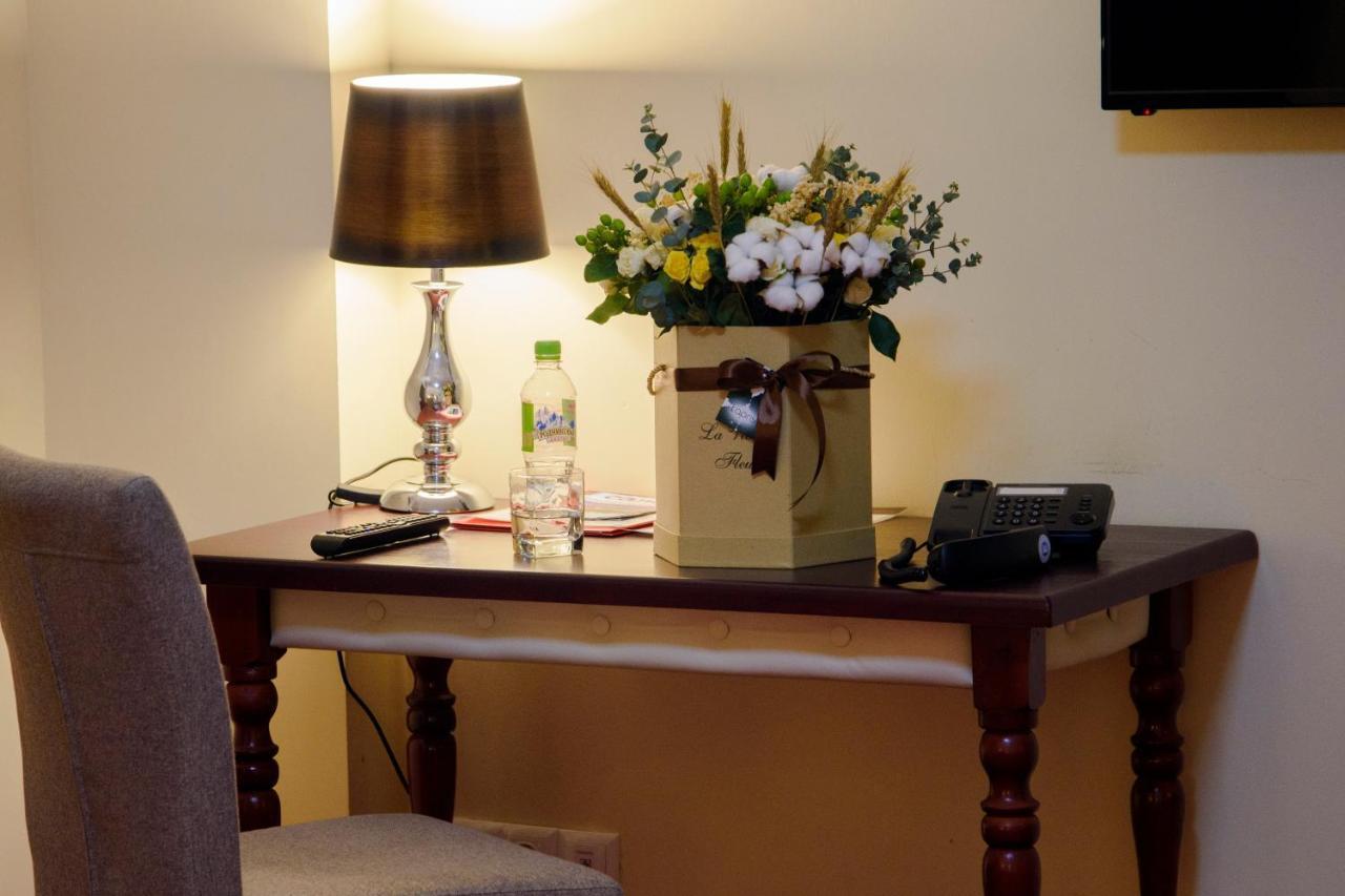Hotel Shumon Dushanbe Bagian luar foto